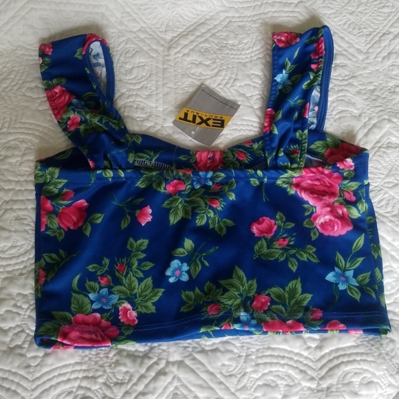 Clothes - Picture 2 of 3